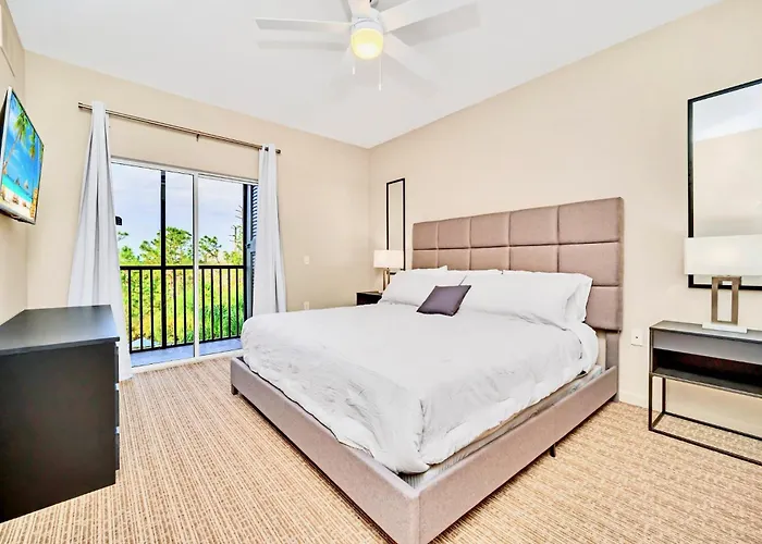 Spacious 2Br Condo With Pool & Hot Tub, Near Disney!