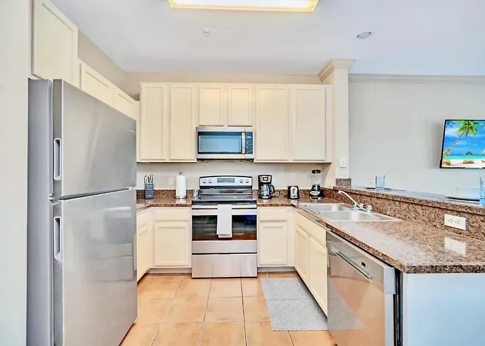 Spacious 2Br Condo With Pool & Hot Tub, Near Disney!