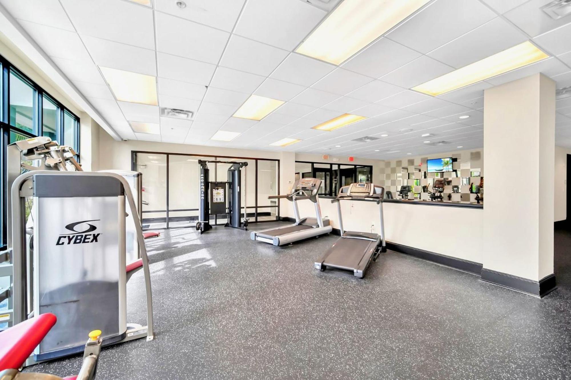 Spacious 2br With Pool & Hot Tub, Near Disney! Hébergement de vacances Orlando