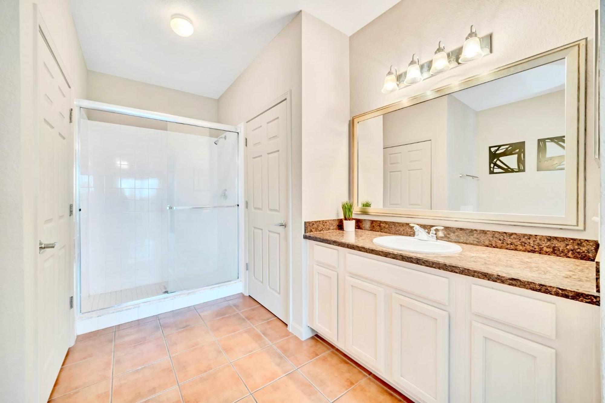Hébergement de vacances Spacious 2br With Pool & Hot Tub, Near Disney!