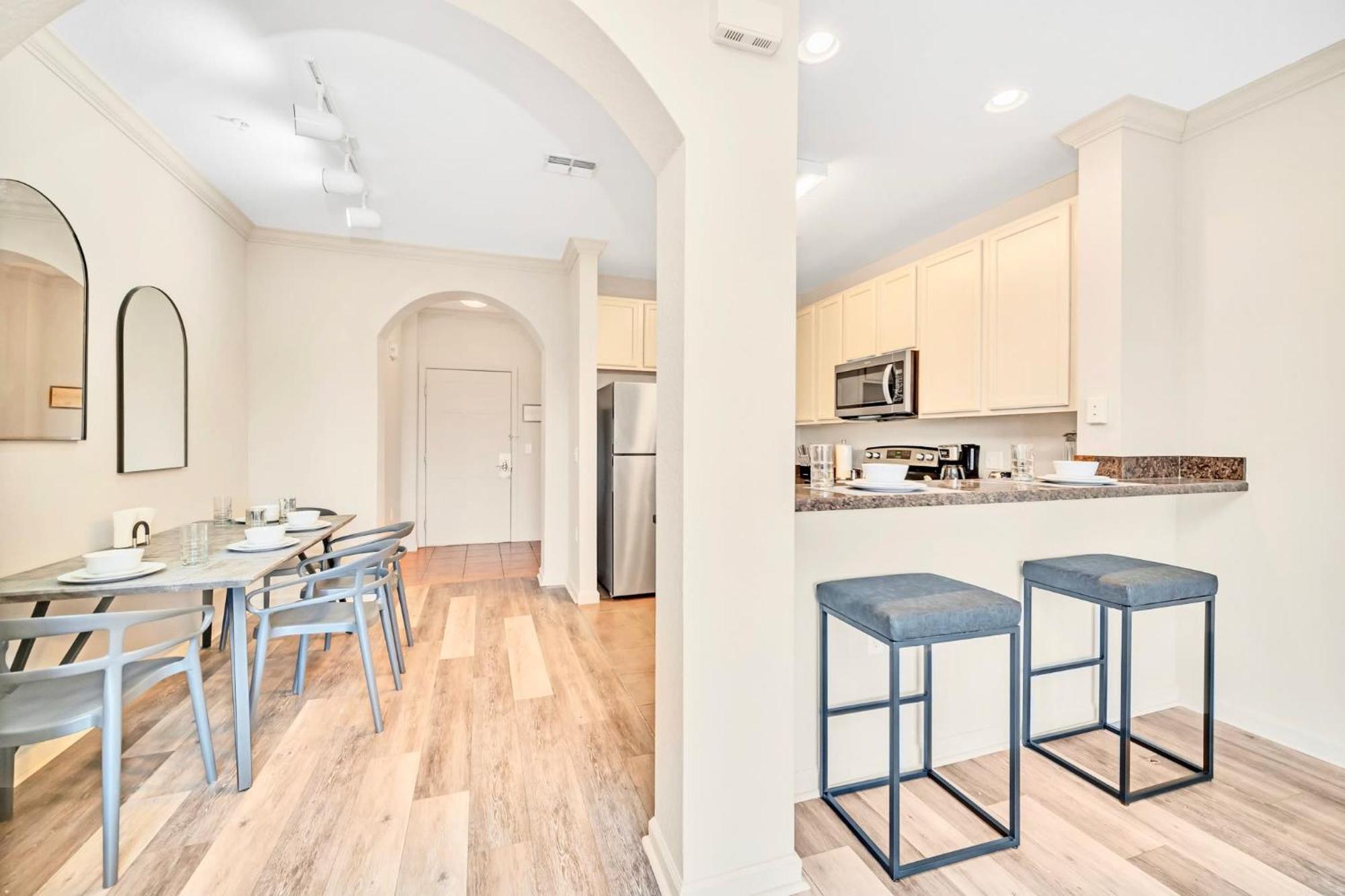 Hébergement de vacances Spacious 2br With Pool & Hot Tub, Near Disney! Orlando